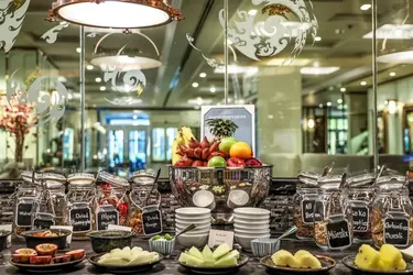 Розкішні готелі в Бангкоку з найкращими шведськими столами: 5 виняткових гастрономічних напрямків