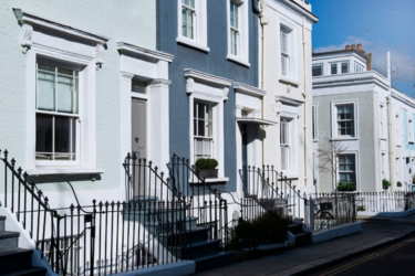 Квартира в Британії: скільки часу знадобиться українцю, щоб заробити на власне житло