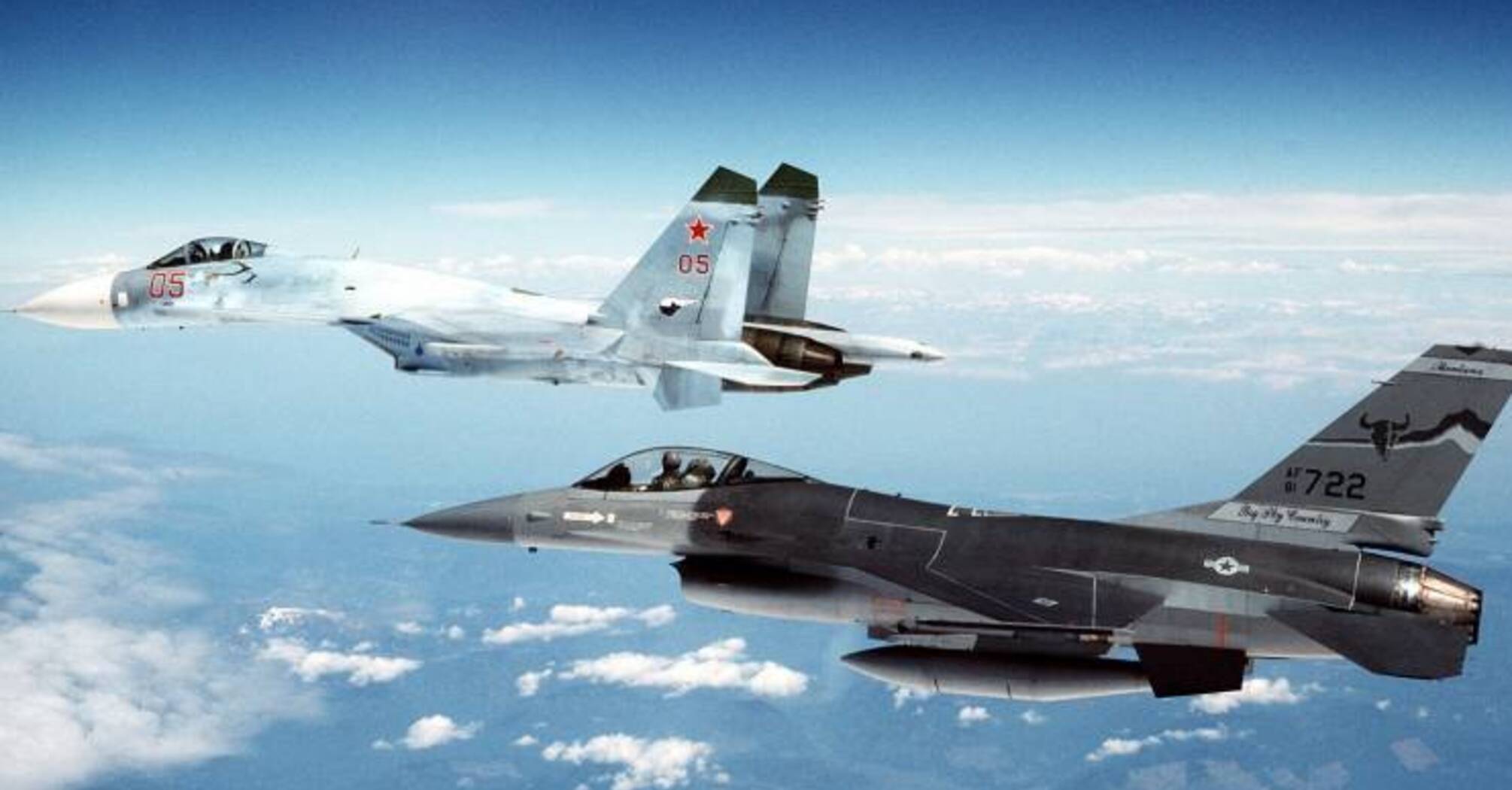 Впервые в истории F-16 сбил российский Су-35
