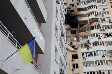 Адміністративні будівлі з путінським персоналом мають стати легітимними військовими цілями для України