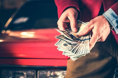 Власники авто в Україні повинні платити податки: кому доведеться віддати 25 тис. грн