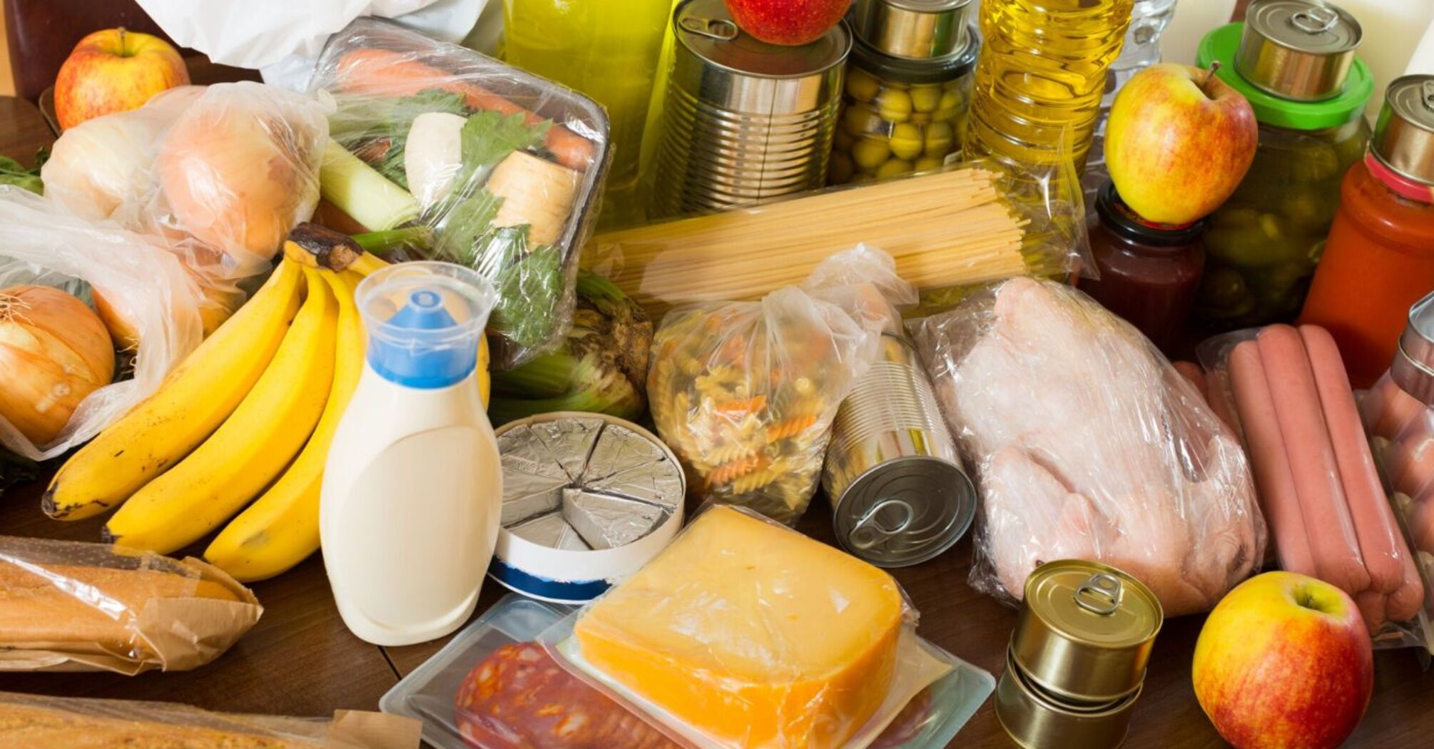В Украине существенно подорожали популярные продукты: на что цены взлетели до 200%