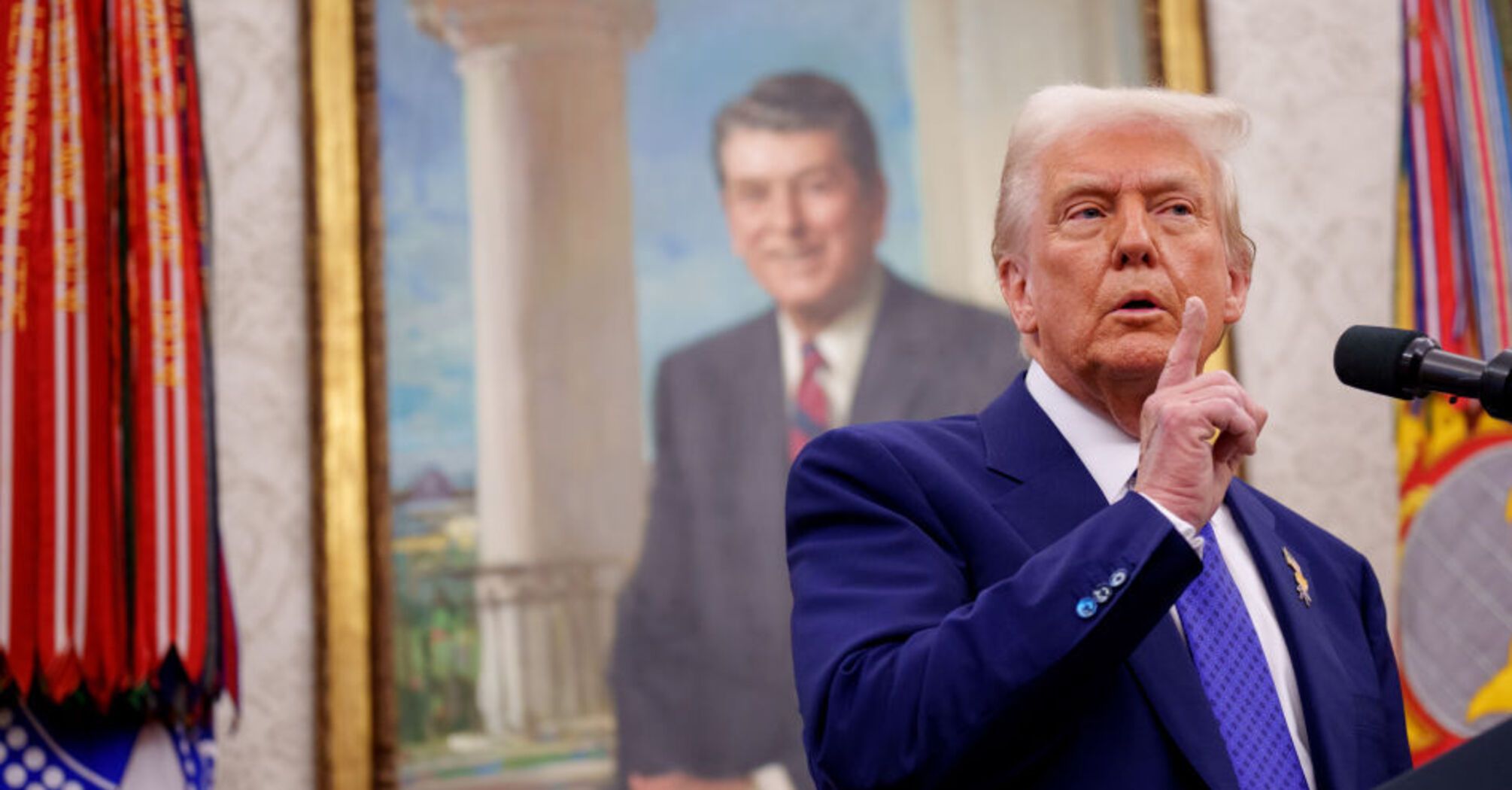 Что заставило Трампа изменить позицию по отношению к России?