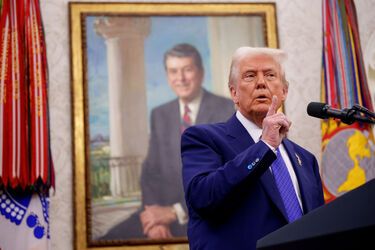 Что заставило Трампа изменить позицию по отношению к России?