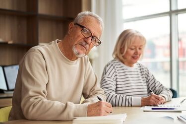 Українцям з середньою зарплатою 'не світить' навіть середня пенсія: на які виплати можна розраховувати