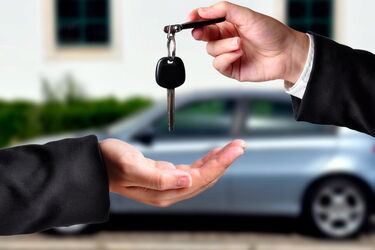 Украинцы, продающие авто, обязаны платить налоги: сколько нужно отдать в 2025 году