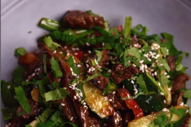 Теплый азиатский салат