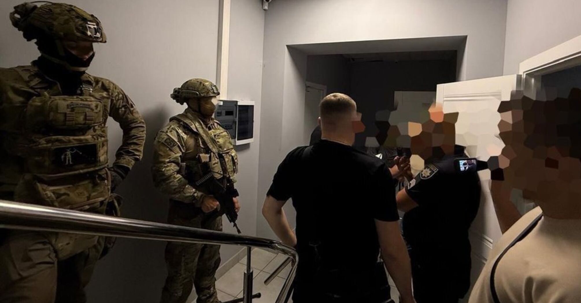 Полювання на антикорупціонерів: СБУ провела масові обшуки в НАБУ по всій Україні