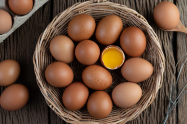 Ціни на яйця переглянули: скільки тепер просять за десяток в супермаркетах