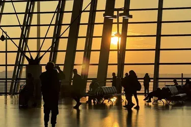 IHG та Hainan Airlines покращують туристичні послуги в Шанхаї новим залом очікування в аеропорту та бортовим харчуванням