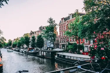 Найкращі райони для проживання в Амстердамі: Готелі, пам’ятки та заняття