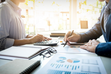 18% в бюджет: за какие иностранные доходы, аренду и подарки украинцы должны платить налог