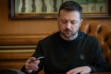 Зеленский подписал закон, ограничивающий полномочия НАБУ и САП: подробности