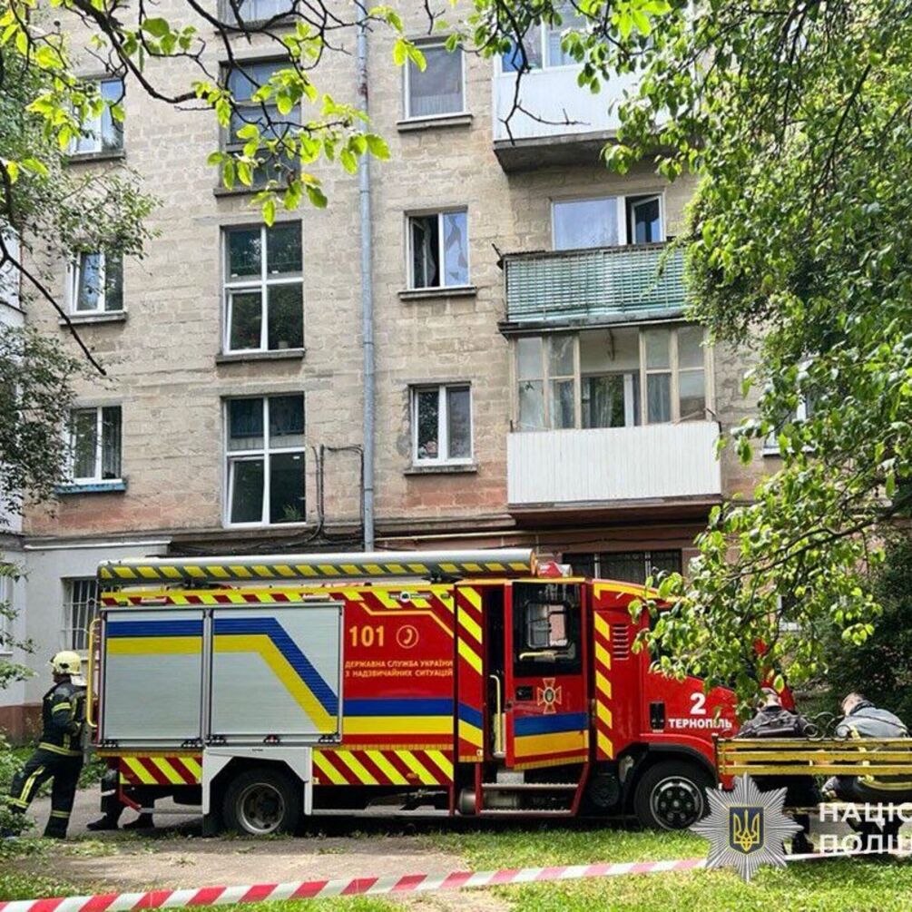 В Тернополе в многоэтажке раздался мощный взрыв, погибли два человека: подробности (фото)