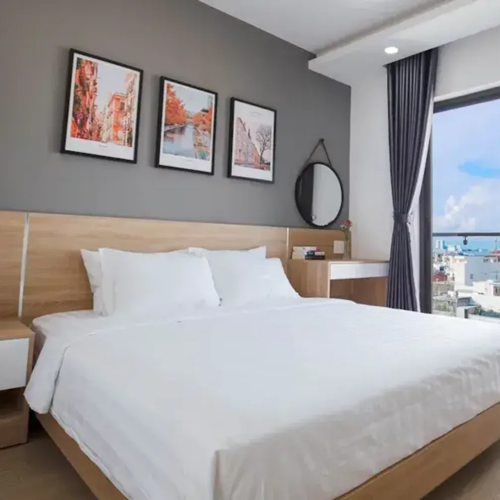 Holiday Inn Express открывает возможность ночлега на оживленных местных улицах Чанганашери.