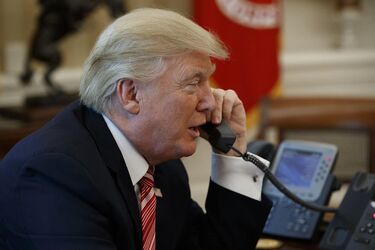 Трамп знову намагається бути модератором війни