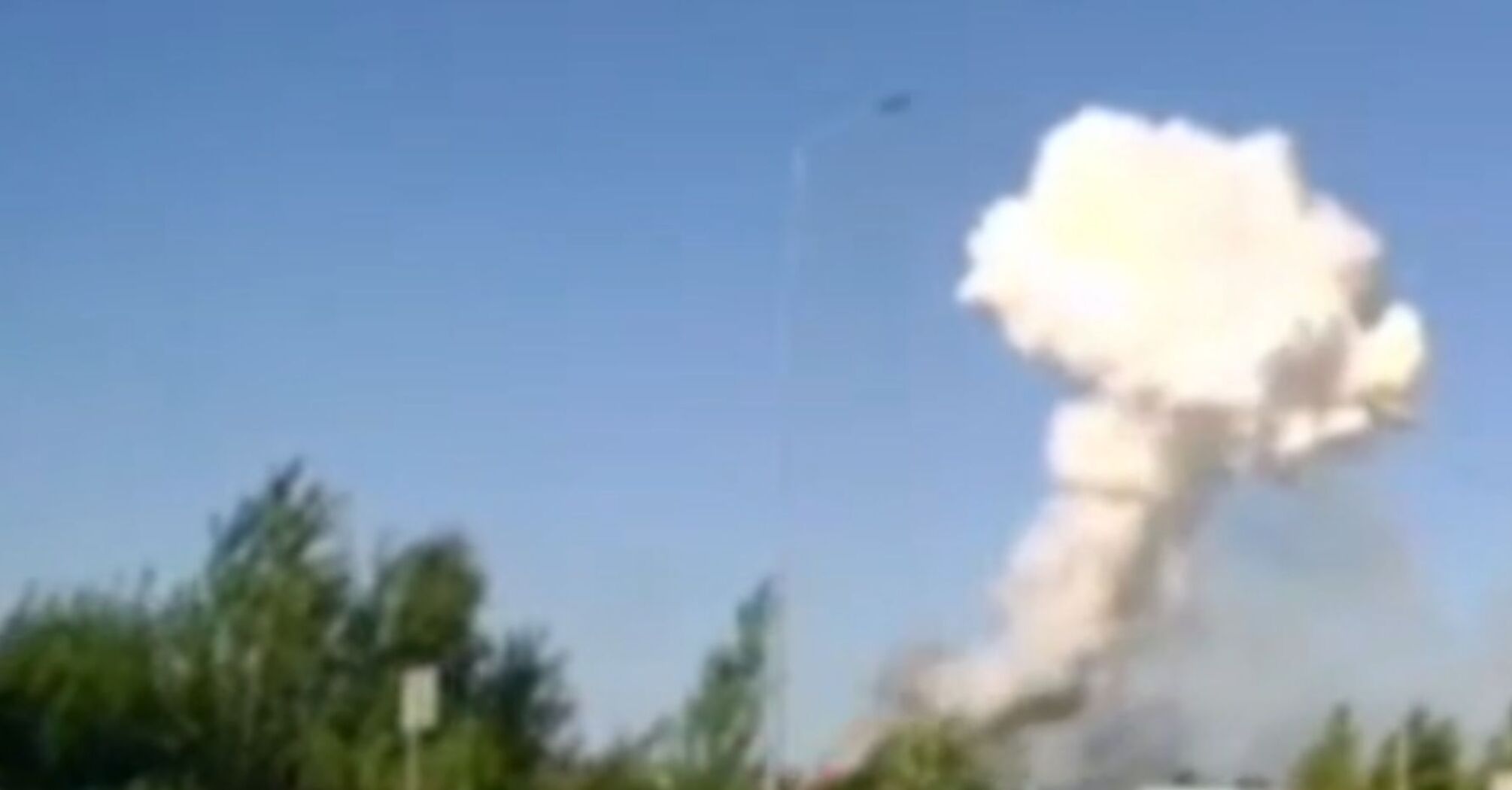 Взрыв у АЗС в Житомире: что произошло и какие причины (фото, видео)