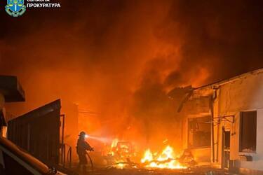 Російська армія атакувала Харків дронами: є влучання і постраждалі, згоріло кілька автомобілів (фото)