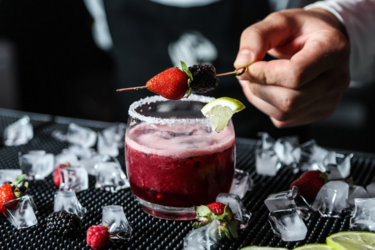 Лучшие панорамные бары Парижа: 12 идей для напитков и прекрасных пейзажей