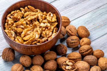 Українцям почали виписувати штрафи за горіхи: причина вас здивує