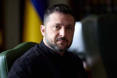 'Я не збираюсь здавати свою країну' - Зеленський про відмову відходу ЗСУ з Донбасу