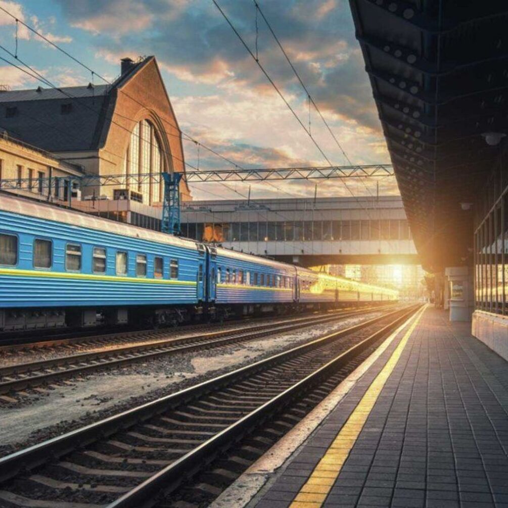 'Укрзализныця' запустила новый поезд на популярном маршруте: откуда и куда будет курсировать