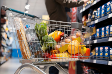 Цены в супермаркетах в США и Украине: блогер сравнил расходы (видео)