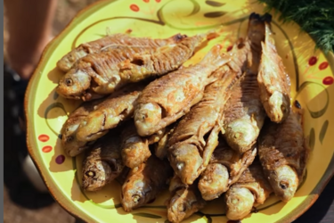 Жареные хрустящие карасики: рецепт