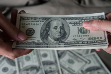 Що буде з доларом до 10 серпня: прогноз вартості від банкіра