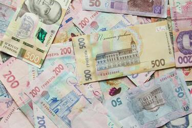 Обов'язково перевірте свої гроші: названо гривні, які можуть не прийняти в магазинах і банках