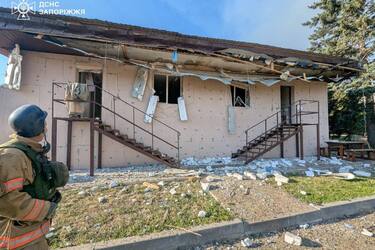 Российская армия атаковала базу отдыха в Запорожье: два человека погибли, 12 ранены, среди них - дети (фото, видео)