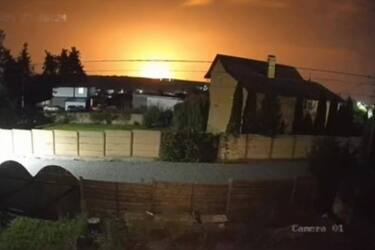 Без сигналу повітряної тривоги: нічні вибухи на Київщині призвели до жертв і перебоїв у русі потягів