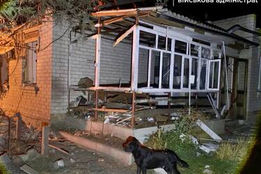 Російська армія здійснила атаку на Запоріжжя: горіли приватні будинки, зникло світло (фото, відео)