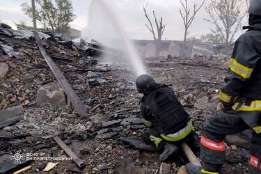 Российские дроны атаковали Киев: обломки повредили троллейбусную сеть (фото)