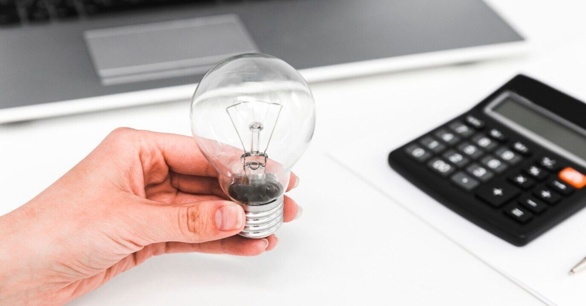 Українцям озвучили тариф на світло з 1 жовтня: скільки доведеться платити