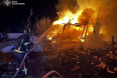 Російська армія скинула на Запоріжжя 6 КАБІВ: під ударом опинились житлові будинки та цивільна інфраструктура, є загиблий (фото)