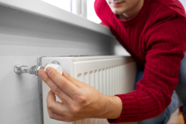 Київ готується до зими: що відомо про запуск тепла в будинки