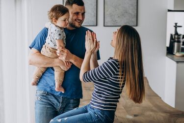 Недешеве задоволення: скільки грошей потрібно на забезпечення дитини до 5 років