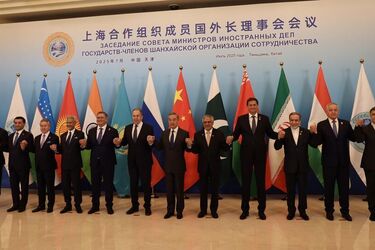 Бенефіс Сі. Чому не існує ніякого нового воєнно-політичного союзу Китай-Росія