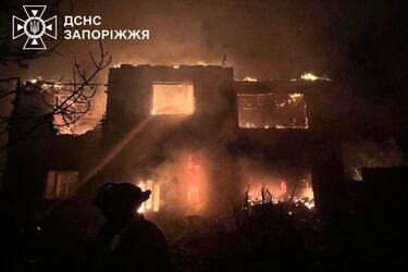 Армія рф атакувала Запоріжжя дронами: виникла пожежа, є поранена та загибла (фото)