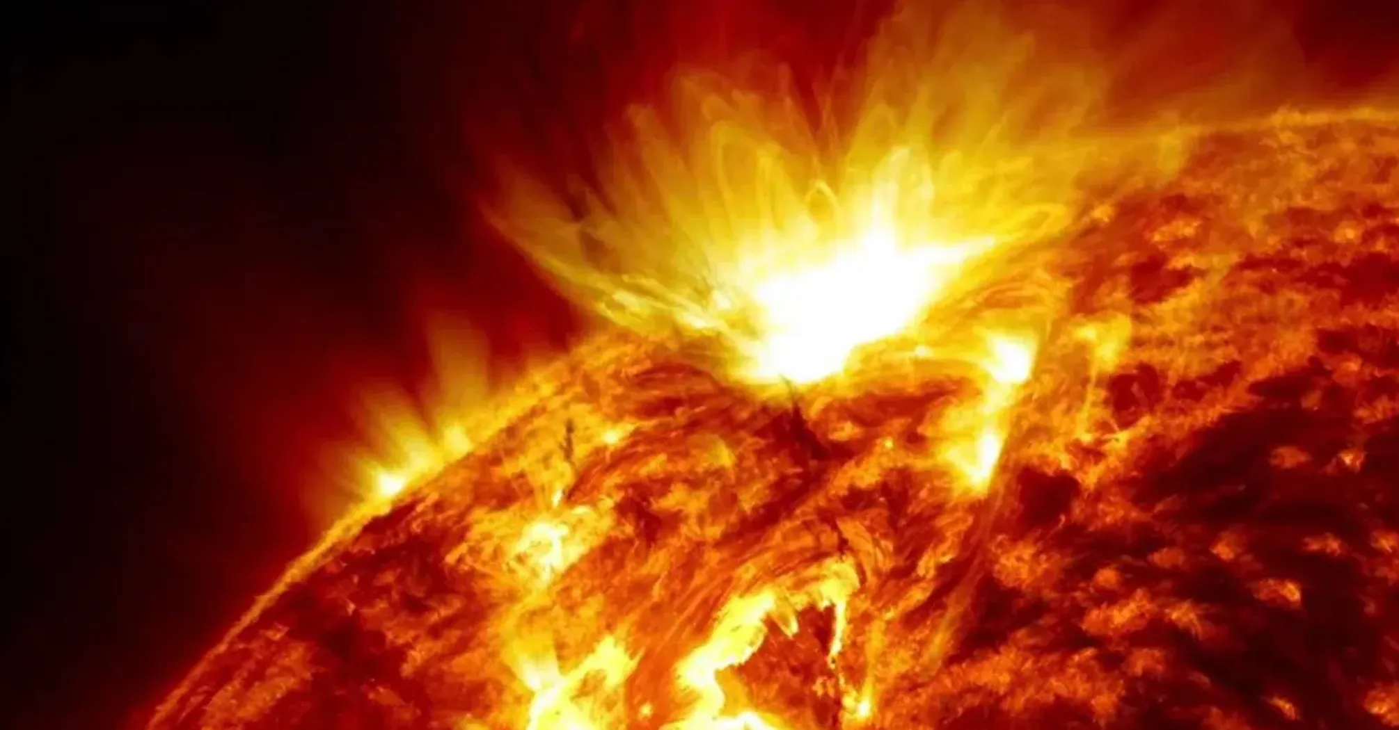 Землю накроет 6-ти бальная магнитная буря: прогноз на 1 января