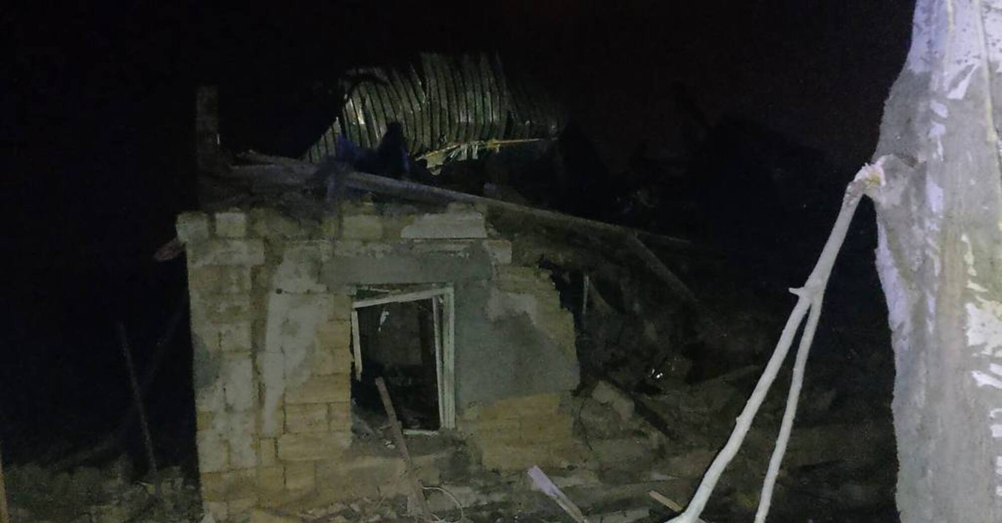 Російські дрони атакували Одесу: пошкоджено інфраструктурний обʼєкт та житлові будинки, є поранені (фото)  