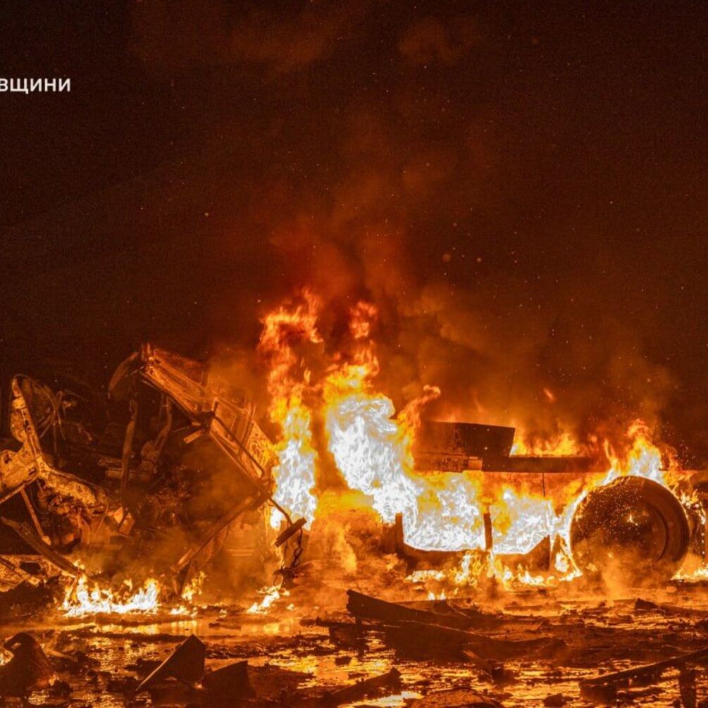 Армія рф атакувала передмістя Харкова та Одесу: пошкоджено термінал 'Нової пошти', є загиблі та поранені (фото)