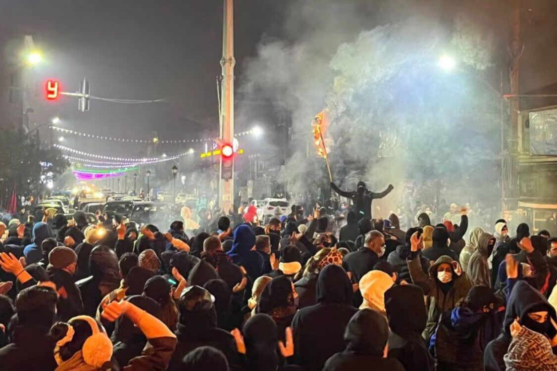 Кремль срывает на Киеве злость из-за революции в Иране