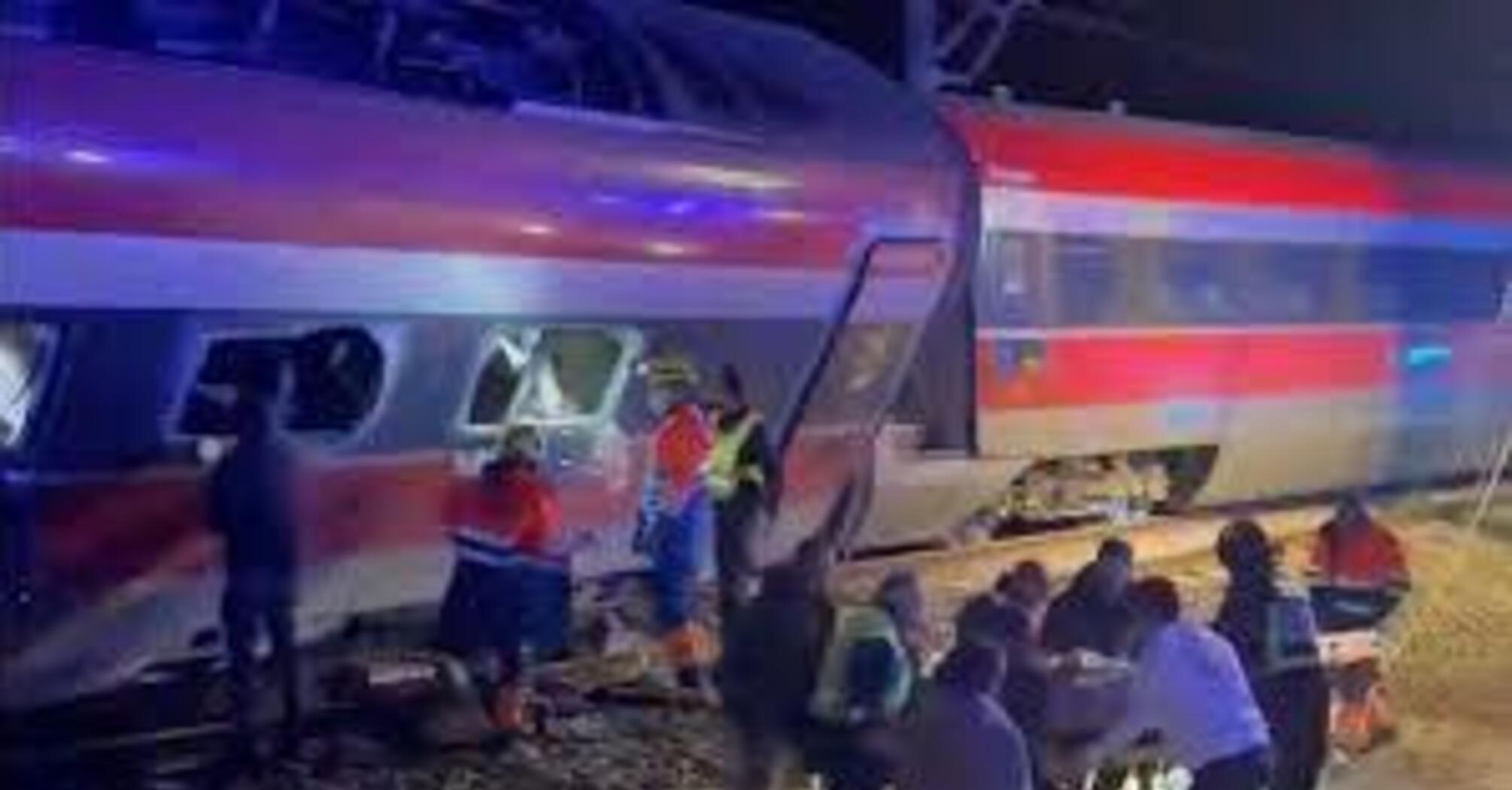 Скоростные поезда столкнулись в Испании: по меньшей мере 20 погибших и десятки раненых (фото)