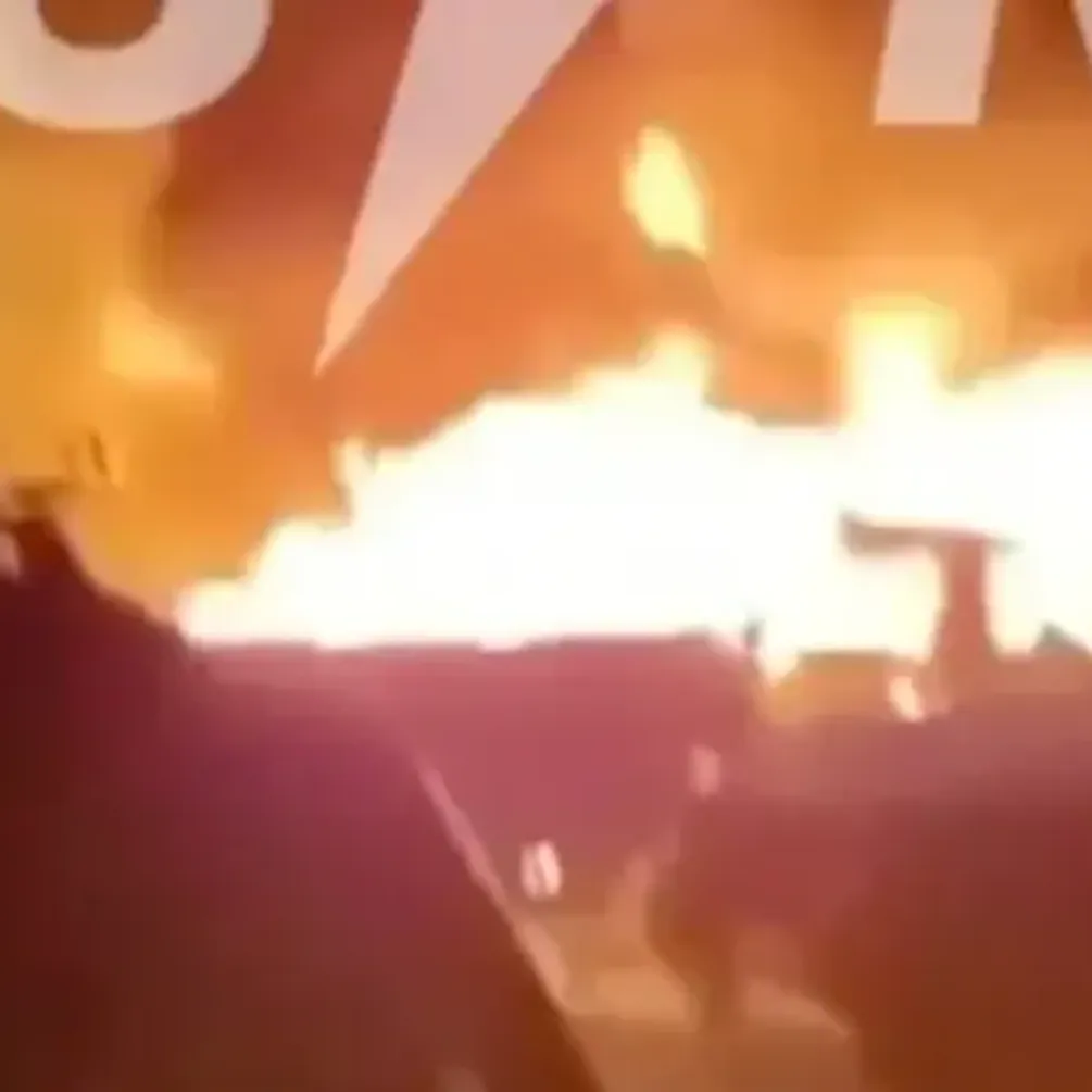 Дроны и ракеты атаковали российские Орел и Белгород: на одной из ТЭС бушевал сильный пожар (фото)