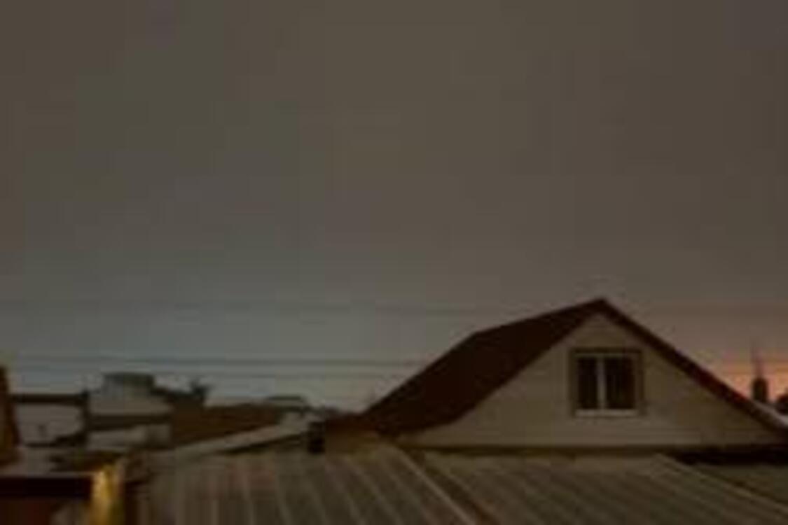 Дрони атакували російський Словʼянськ-на-Кубані: палав НПЗ (фото, відео)