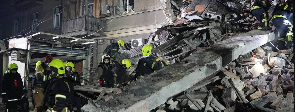 Російська армія атакувала на Одесу: є поранені, під завалами можуть перебувати люди (фото)