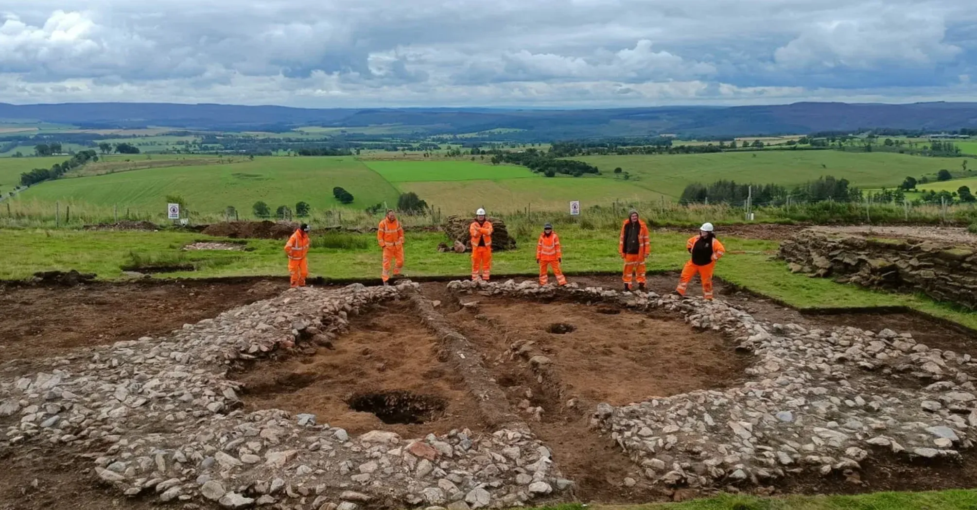 На территории Англии нашли древнее поселение: чем удивило ученых (фото)