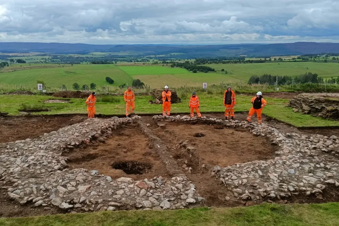 На территории Англии нашли древнее поселение: чем удивило ученых (фото)